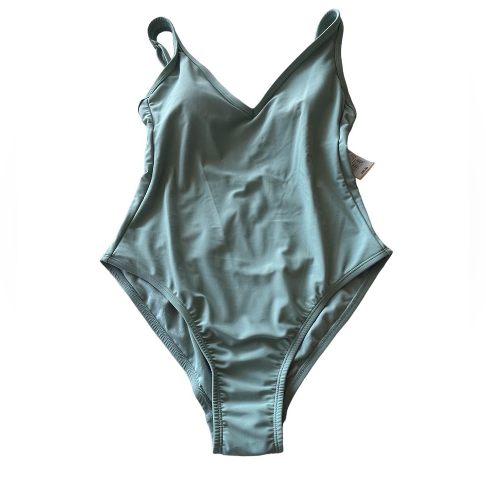 Kona Sol Women’s one piece bathing suit.MED. 8-10.  722